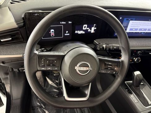 Used 2025 Nissan Kicks SV FWD image 27