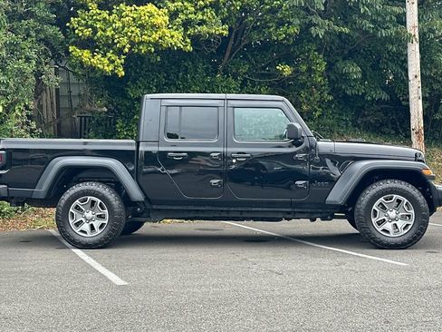 Used 2020 Jeep Gladiator Sport w/ Quick Order Package 24S image 2