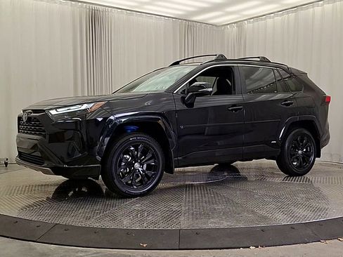 Certified 2024 Toyota RAV4 SE w/ Convenience Package AWD/4WD image 3