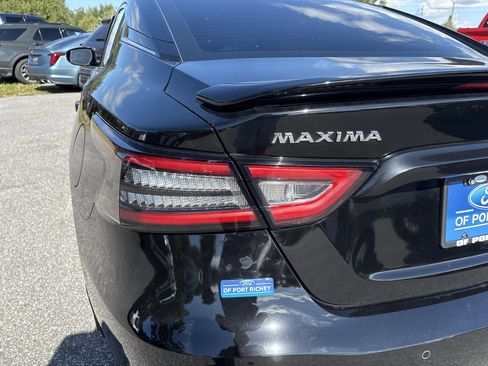 Used 2023 Nissan Maxima SR w/ Sport Mat Group image 12