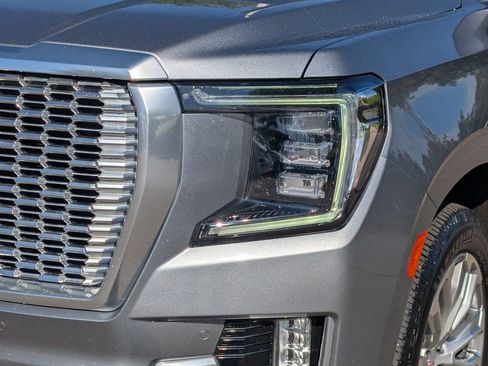 Used 2022 GMC Yukon Denali AWD/4WD image 10