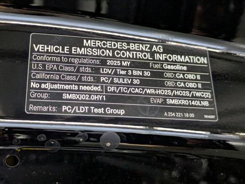 Certified 2025 Mercedes-Benz GLC 300 image 27