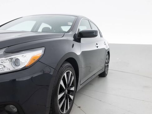 Used 2018 Nissan Altima 2.5 SV image 12
