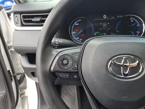 Used 2024 Toyota RAV4 XLE AWD/4WD image 8