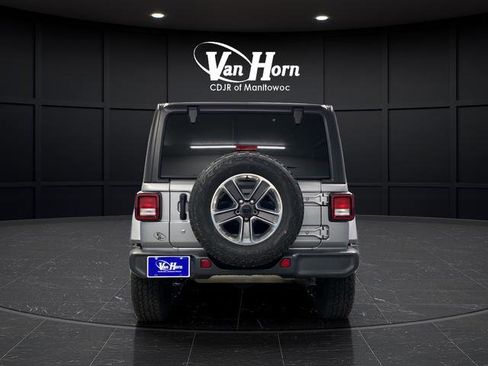Used 2020 Jeep Wrangler Unlimited Sahara AWD/4WD image 6