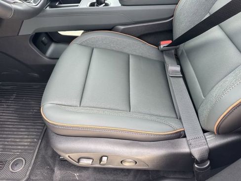 New 2026 GMC Acadia AT4 w/ Luxury Package AWD/4WD image 12