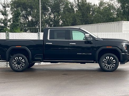 New 2026 GMC Sierra 3500 Denali Ultimate AWD/4WD image 3