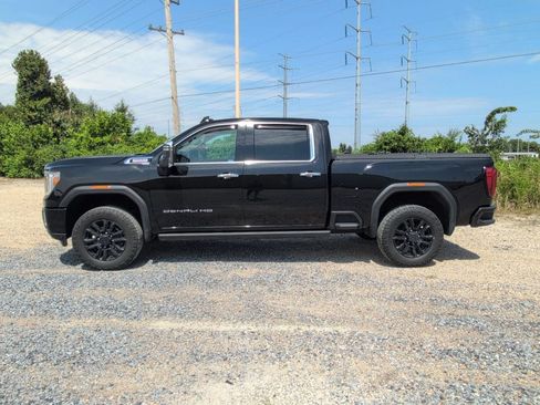 Used 2022 GMC Sierra 2500 Denali w/ Denali Black Diamond Edition AWD/4WD image 2