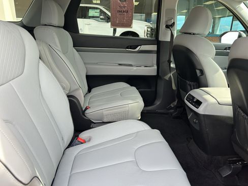 Used 2025 Hyundai Palisade SEL AWD/4WD image 32