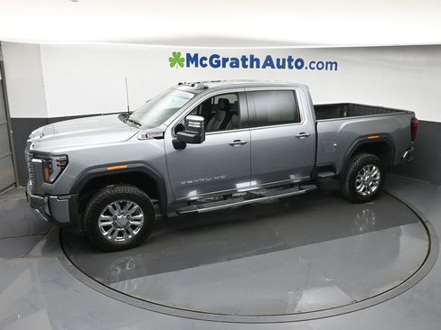 Used 2024 GMC Sierra 2500 Denali w/ Technology Package AWD/4WD image 18