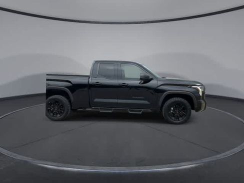 Used 2022 Toyota Tundra SR5 AWD/4WD image 9