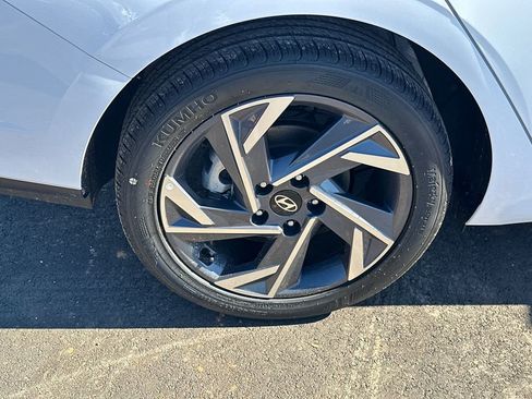 New 2025 Hyundai Elantra Sport image 17