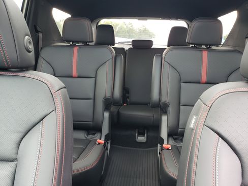 New 2026 Chevrolet Traverse RS w/ LPO, Floor Liner Package image 33