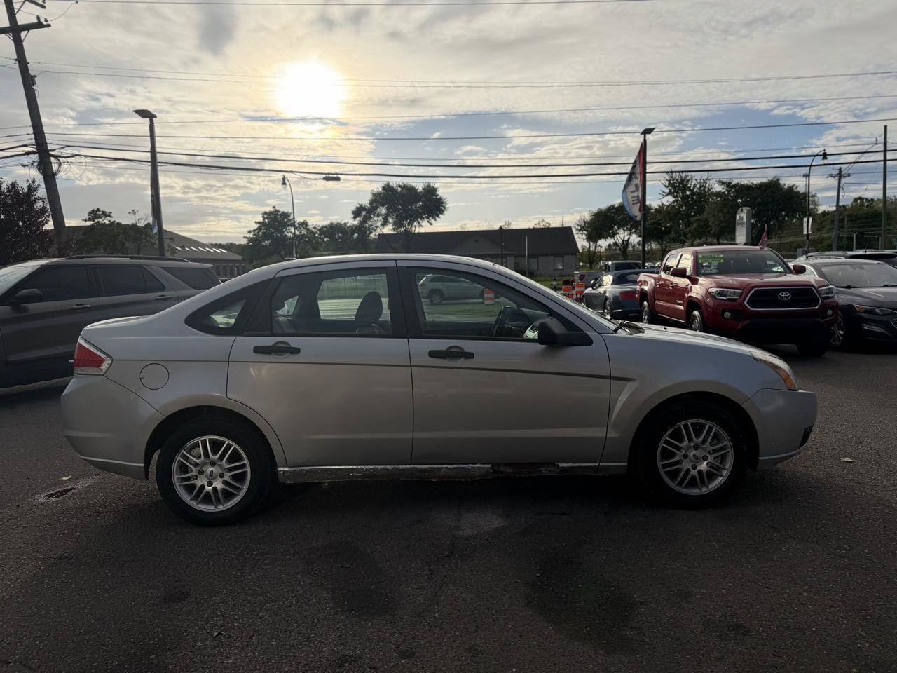 Used 2009 Ford Focus SE FWD image 5