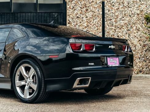 Used 2010 Chevrolet Camaro SS w/ LPO, Ground Effects Package RWD image 33