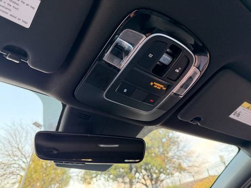 Used 2022 Hyundai Santa Cruz SEL Premium image 24