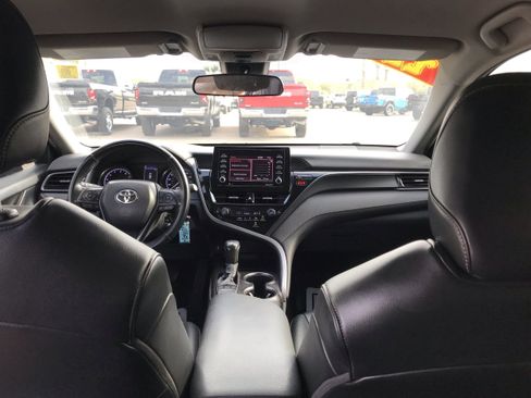 Used 2022 Toyota Camry SE image 19