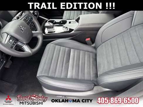 New 2026 Mitsubishi Outlander AWD image 24