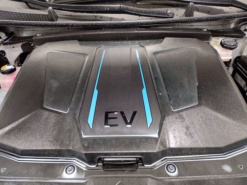 Certified 2024 Hyundai Ioniq 5 Limited image 9