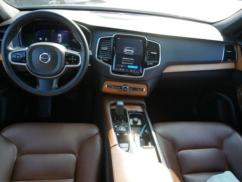 Certified 2023 Volvo XC90 T8 Plus AWD/4WD image 13