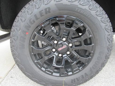 New 2026 GMC Canyon Elevation w/ Convenience Package RWD image 8
