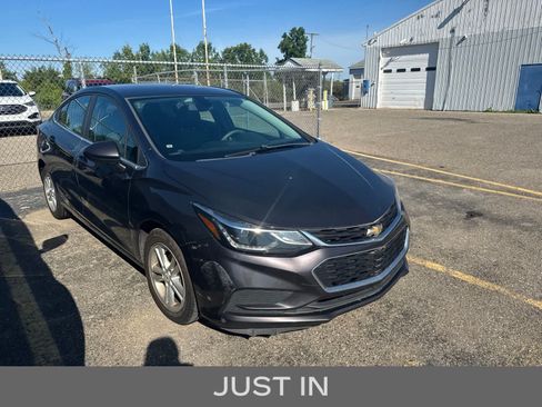 Used 2017 Chevrolet Cruze LT FWD image 6