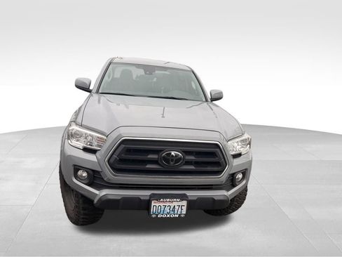 Used 2021 Toyota Tacoma SR5 AWD/4WD image 14