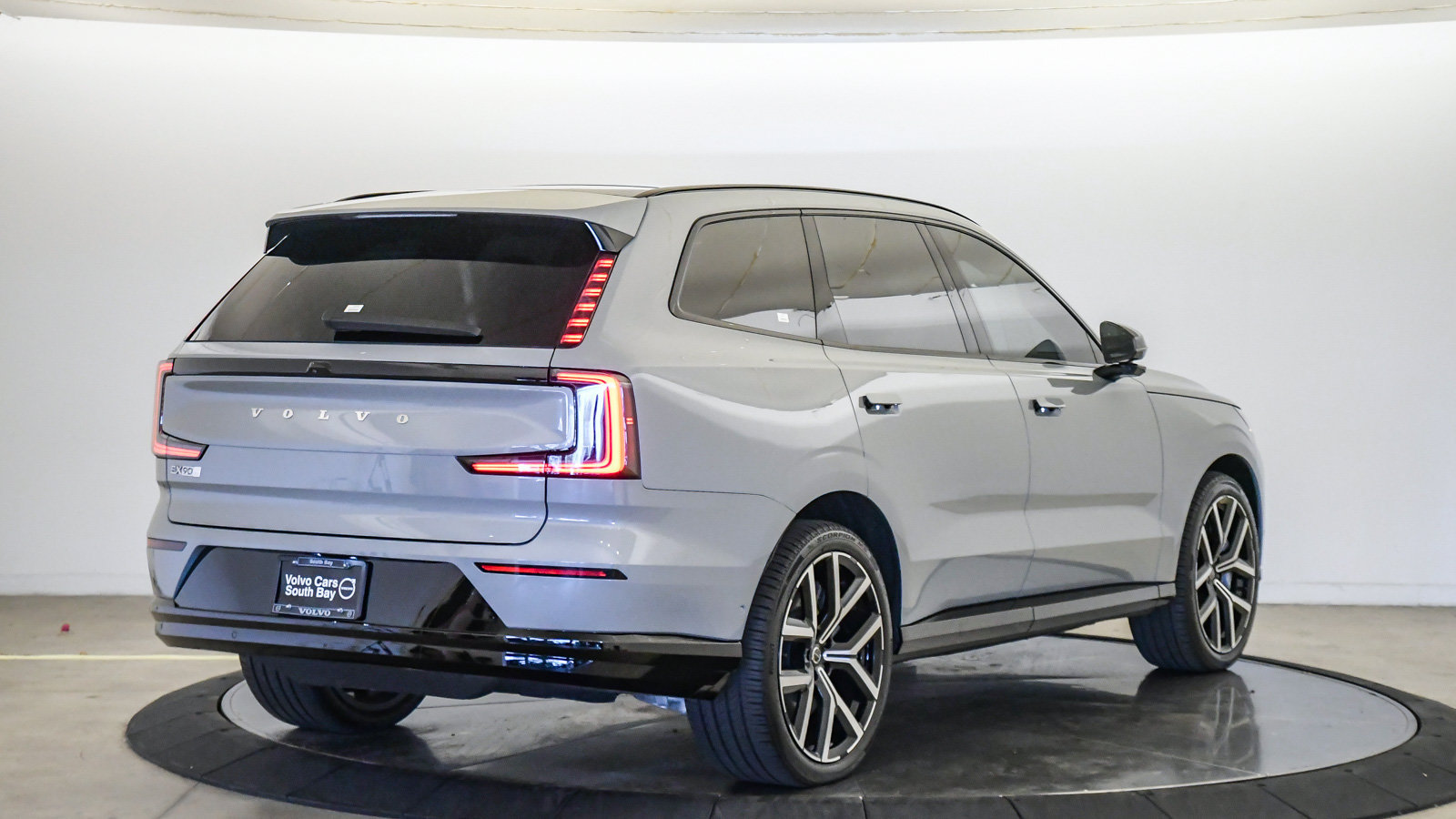 Used 2026 Volvo EX90 Ultra AWD/4WD image 3