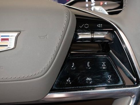 Used 2025 Cadillac Escalade ESV Sport Platinum w/ LPO, Floor Liner Package AWD/4WD image 28