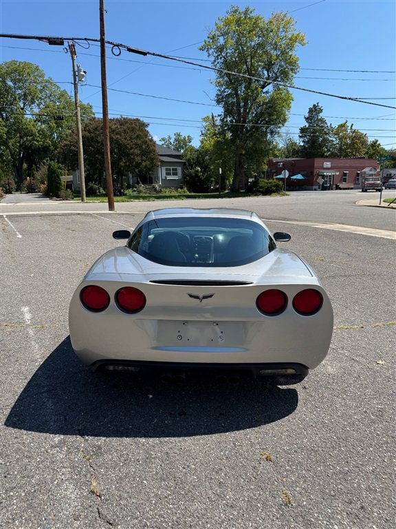 Used 2006 Chevrolet Corvette Coupe w/ Preferred Equipment Group RWD image 4