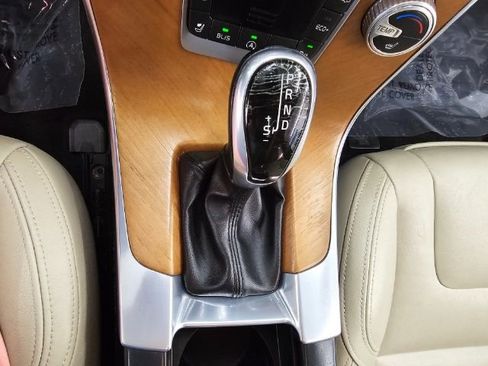 Used 2016 Volvo S60 T5 Premier image 19