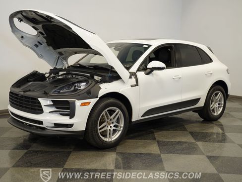 Used 2019 Porsche Macan AWD/4WD image 40