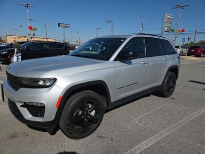 Used 2025 Jeep Grand Cherokee Limited w/ Luxury Tech Group II