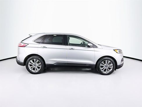 Used 2019 Ford Edge Titanium w/ Equipment Group 301A AWD/4WD image 8