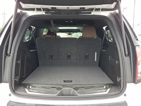 Used 2023 Chevrolet Suburban High Country w/ LPO, Illumination Package AWD/4WD image 28