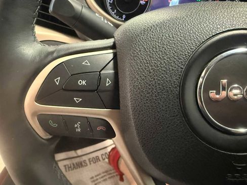 Used 2017 Jeep Cherokee Limited AWD/4WD image 27