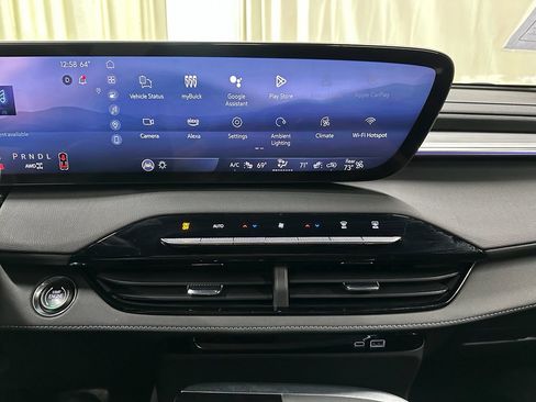 Certified 2025 Buick Enclave Preferred image 33