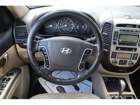 Used 2010 Hyundai Santa Fe Limited FWD image 11