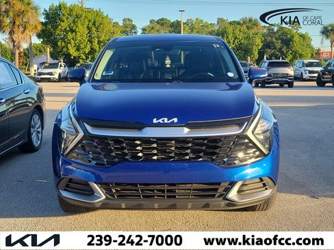 Used 2023 Kia Sportage EX FWD image 2