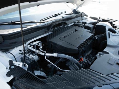 Used 2025 Honda Pilot Elite image 33