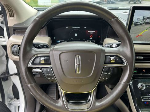 Used 2022 Lincoln Nautilus Reserve AWD/4WD image 33