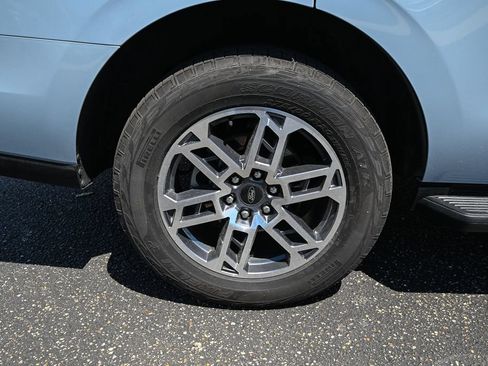 Used 2025 Ford Expedition Active AWD/4WD image 14