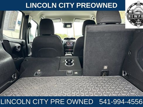 Used 2017 Jeep Renegade Latitude image 11