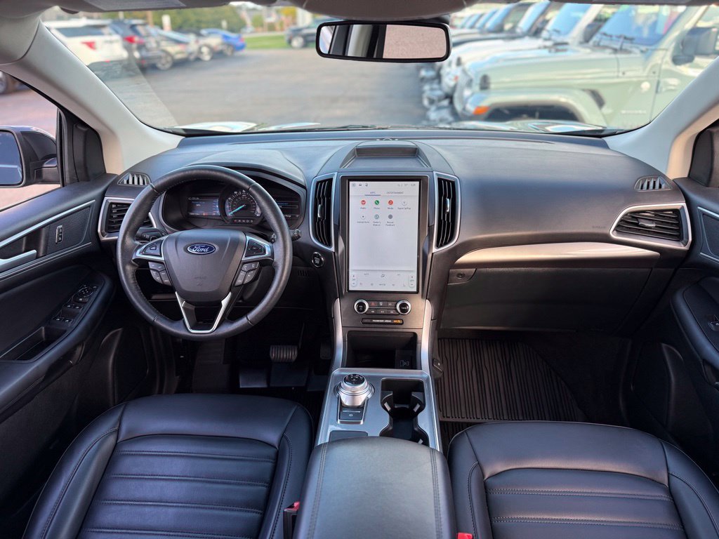 Used 2024 Ford Edge SEL w/ Convenience Package AWD/4WD image 2