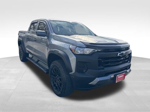 Used 2025 Chevrolet Colorado Trail Boss image 3