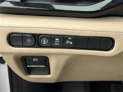 Certified 2023 Acura MDX FWD w/ Technology Package image 25