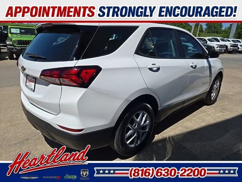 Used 2023 Chevrolet Equinox LS FWD image 11