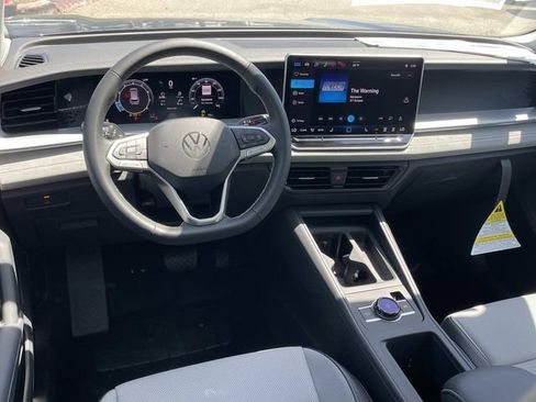 New 2026 Volkswagen Tiguan SE FWD image 6