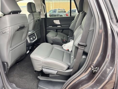 New 2025 Ford Expedition Active image 18