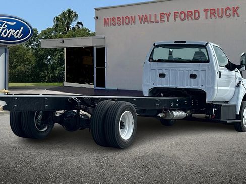 New 2027 Ford F650 2WD Regular Cab Super Duty image 4